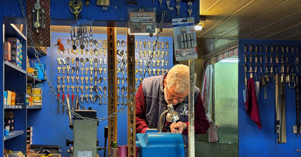 locksmith shop keys — East Bronx Locksmith